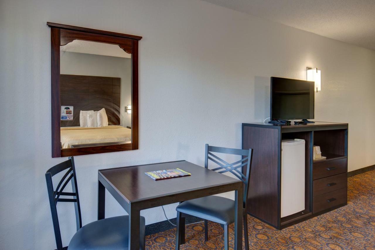 Howard Johnson By Wyndham Branson Theatre District Esterno foto
